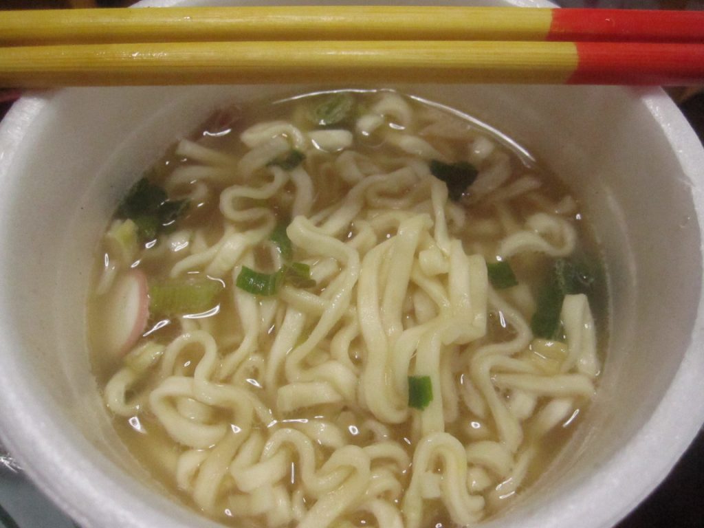 コンビニFamilyMart限定の沖縄そばカップ麺”楚辺”が完成！